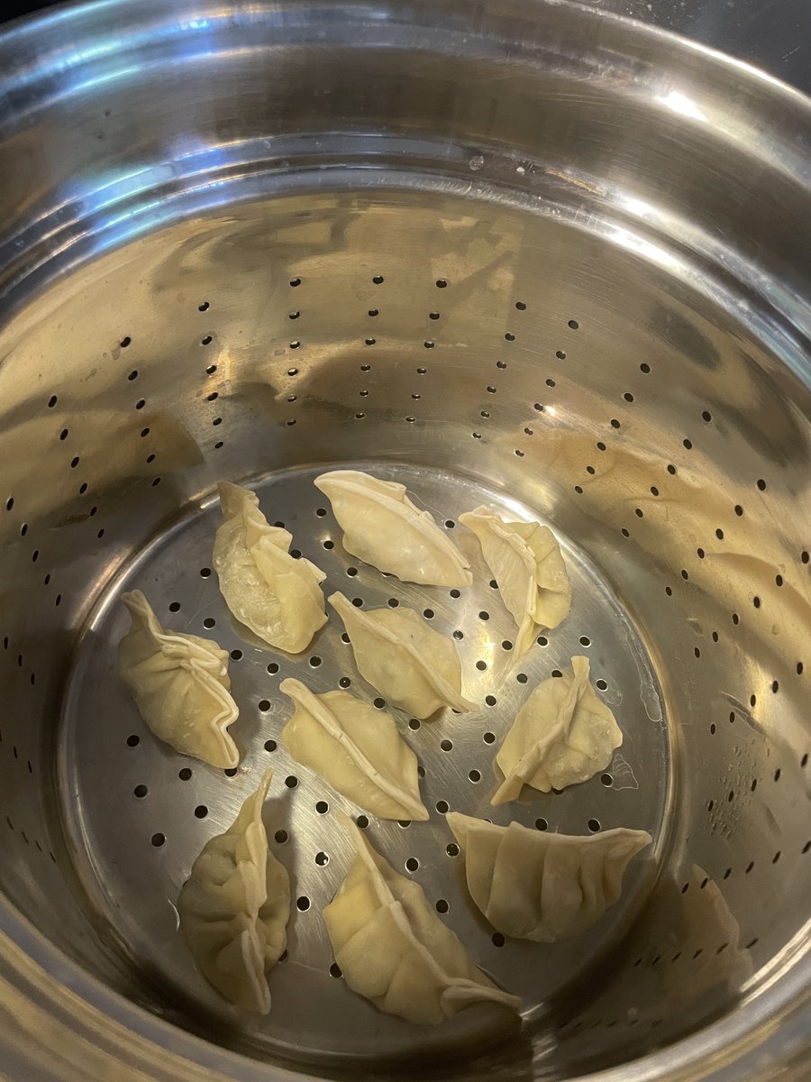 cactusgardenEth's tweet photo. For me, cooking is a form of art in which you can get creative with colors, flavors, ingredients, shapes and presentation. 👩🏻‍🍳 dumplings are one of my favorite foods and I enjoy making them so much🥟 #ChefMonique https://t.co/PJnImlM7Nh