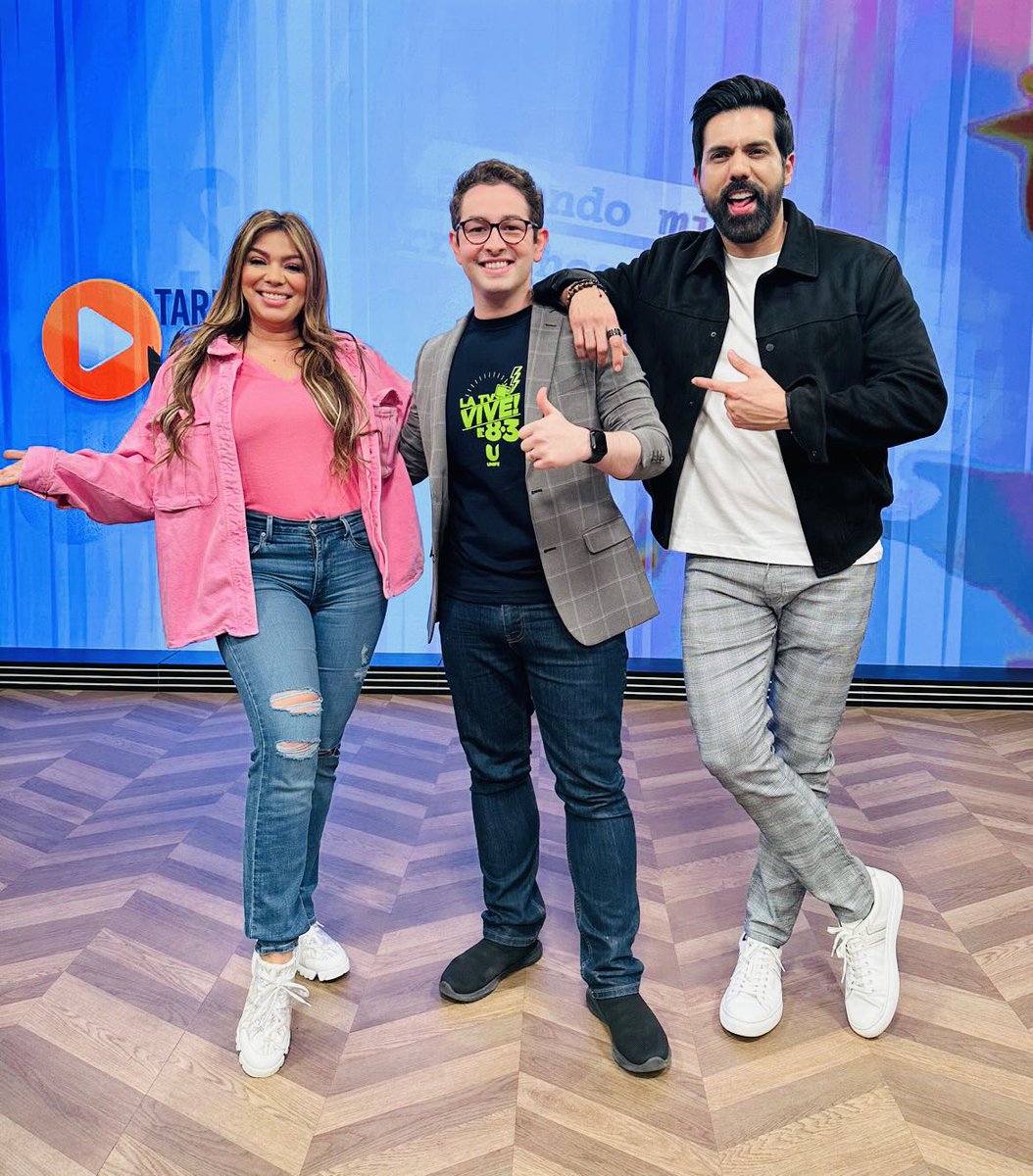 RaffaelFiocchi's tweet photo. Acá con el equipo de “Mañana Latina” 🎉

De lunes a viernes a partir de las 9 am por @UnifeMx 

#JesusEnUNIFE https://t.co/qqsj1ZpHdt