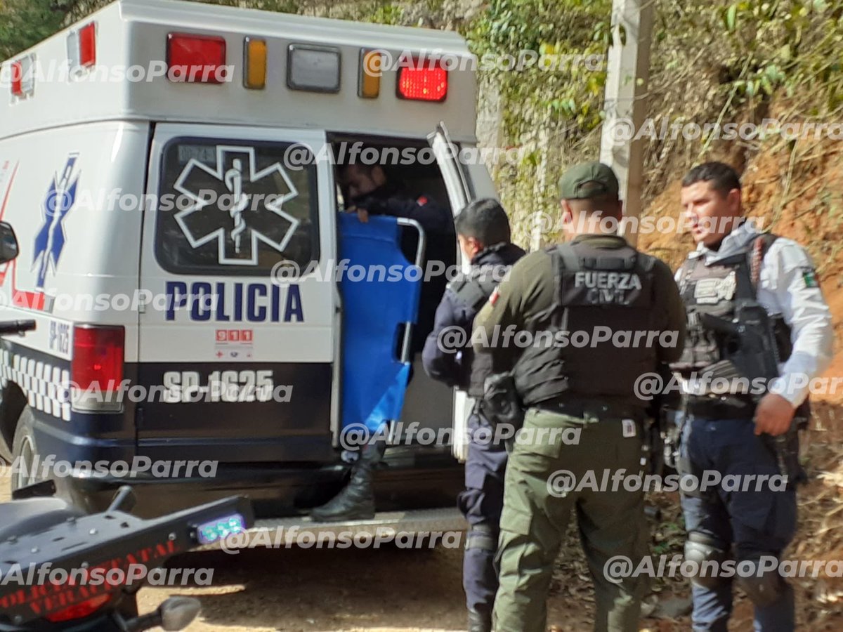 alfapc10's tweet photo. Un hombre resultó con una lesión por arma de fuego en la colonia #GuadalupeVictoria, fue atendido por paramédicos de @SP_Veracruz y trasladado a un hospital, el agresor se dio a la fuga. @VialidadXalapa https://t.co/BA6yxQXMMO