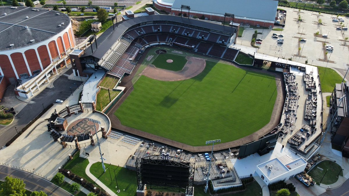 44Prime_Strkvll's tweet photo. In honor of baseball season starting up, here are some photos of our favorite Dude. ⚾️ Don't forget to make reservations for game day weekends before they fill up.
https://t.co/vayP8rJSQy
#44prime #baseballgame #hailstate #msubaseball #msstatebaseball #openingweekend https://t.co/zOJptXUaby