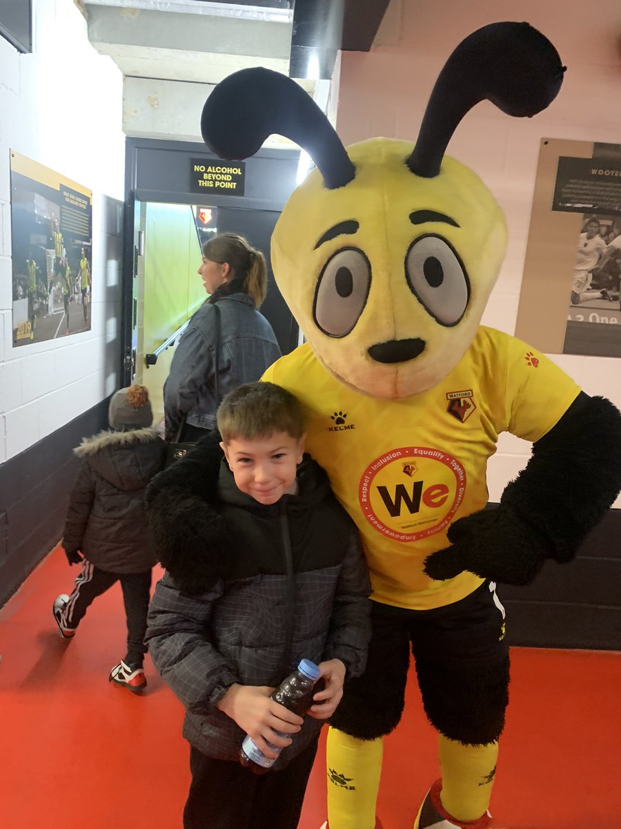 charliemay13's tweet photo. 8 years he’s waited to me harry the hornet 😂 https://t.co/wb3M7u8CK3