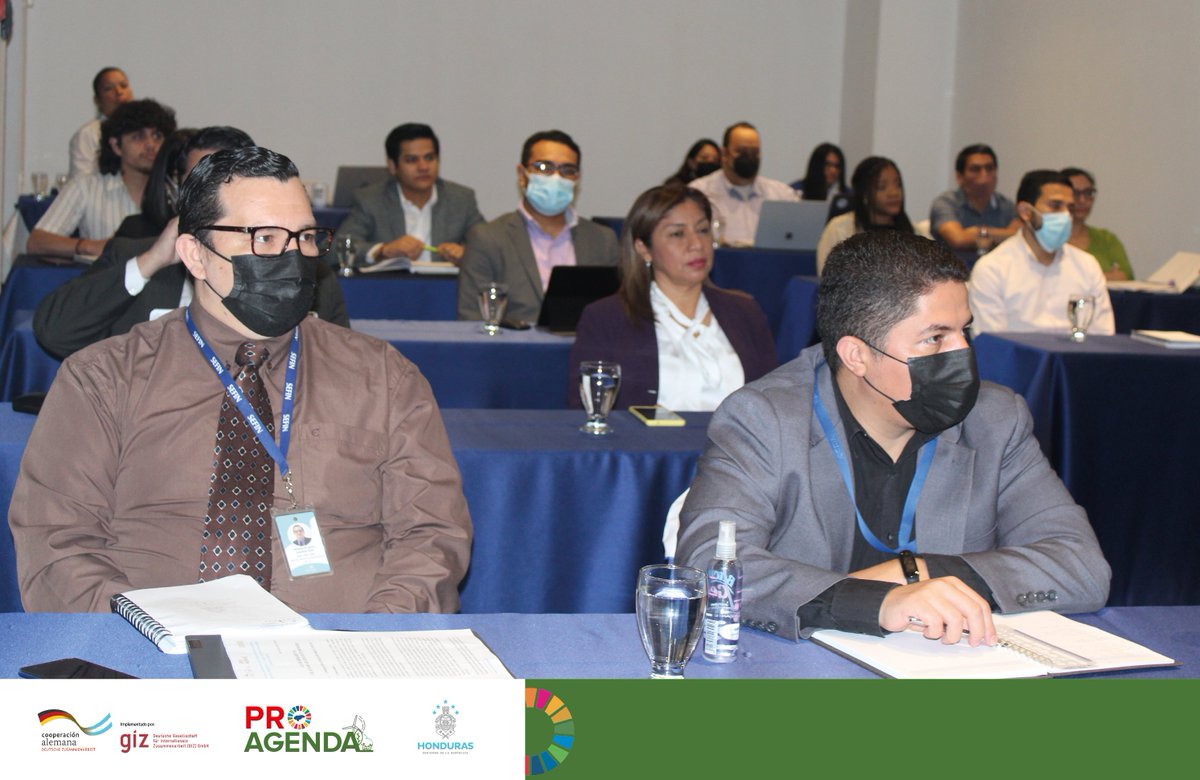 GizHonduras's tweet photo. 3/4  También para la conformación de un mecanismo de coordinación y articulación para integrar el cambio climático y el desarrollo sostenible en la planificación estratégica y la elaboración de una estrategia de financiamiento climático para el sector privado de Honduras. https://t.co/gjwuSiRXni