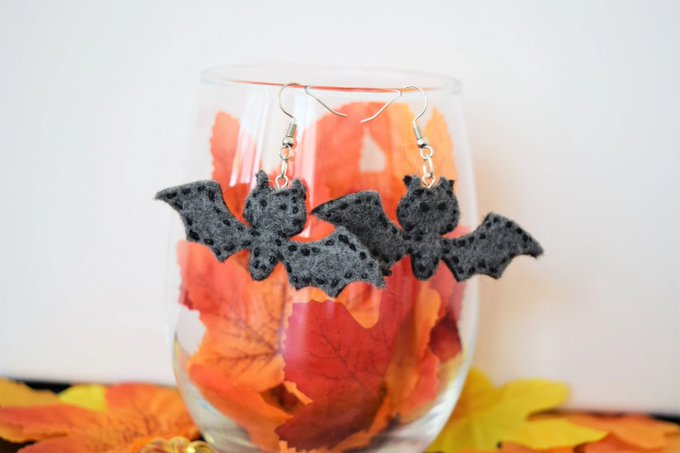 Sierra_sky94's tweet photo. Fuzzy Bat Felt Dangle and Drop Earrings 

💗RT for support💗 https://t.co/I17NkSF26d