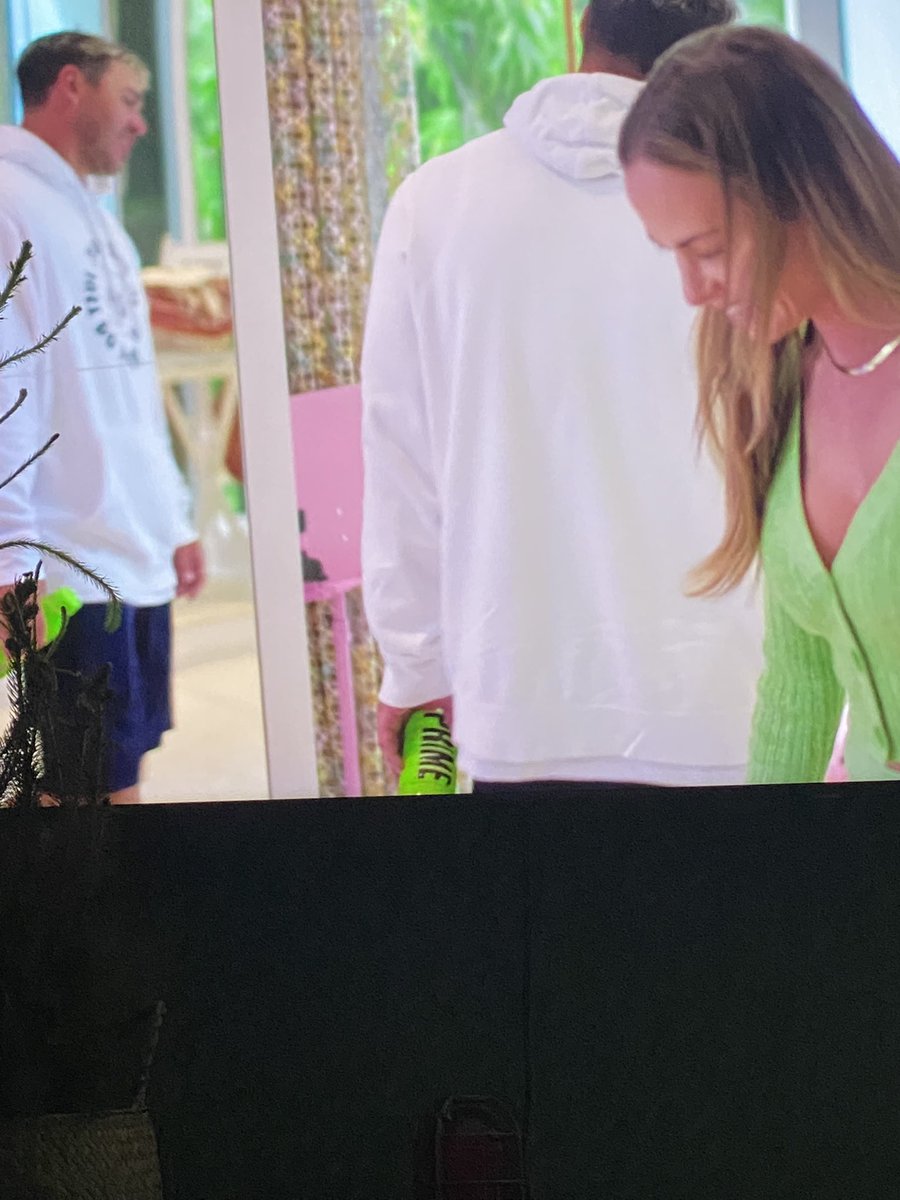 MrKingma's tweet photo. @PrimeHydrate @LoganPaul @KSI watching full swing on Netflix and saw that @BKoepka is a big prime drinker https://t.co/y5b1JWQgEo