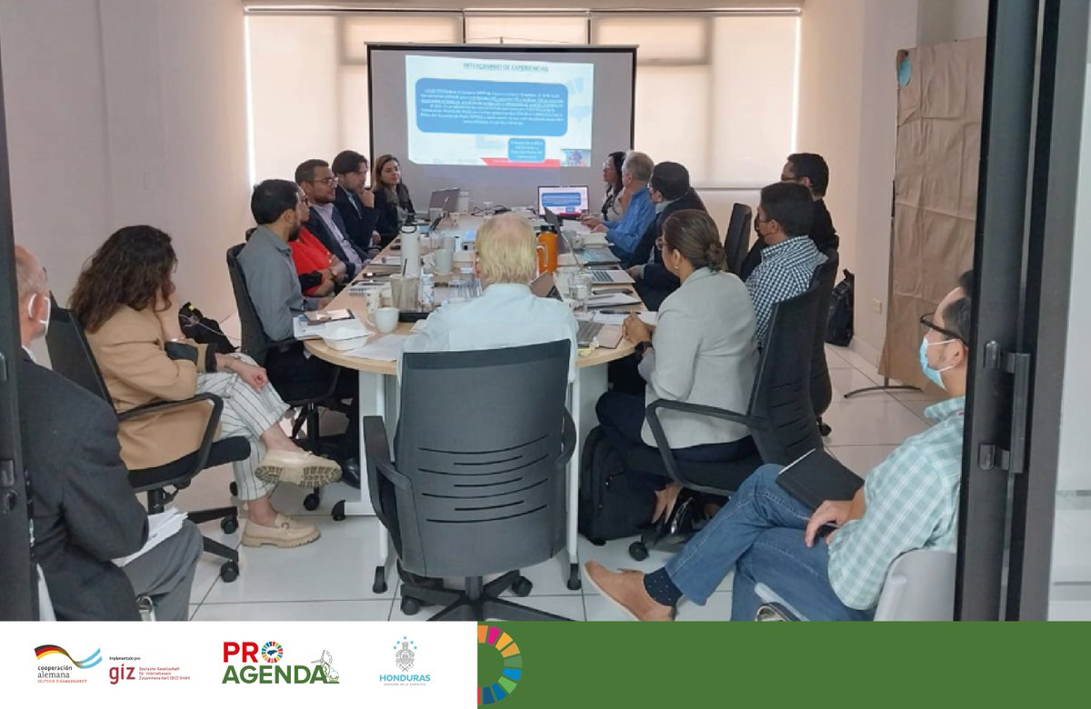 GizHonduras's tweet photo. 1/4 Desde #ProAgenda🇭🇳🇩🇪 se impulsa el fortalecimiento en la planificación pública en adaptación y mitigación del #CambioClimático y mejorar los enfoques de financiamiento climático en #Honduras y esta semana se han realizado una serie de reuniones y talleres con varios sectores. https://t.co/p4PjEHMB7T