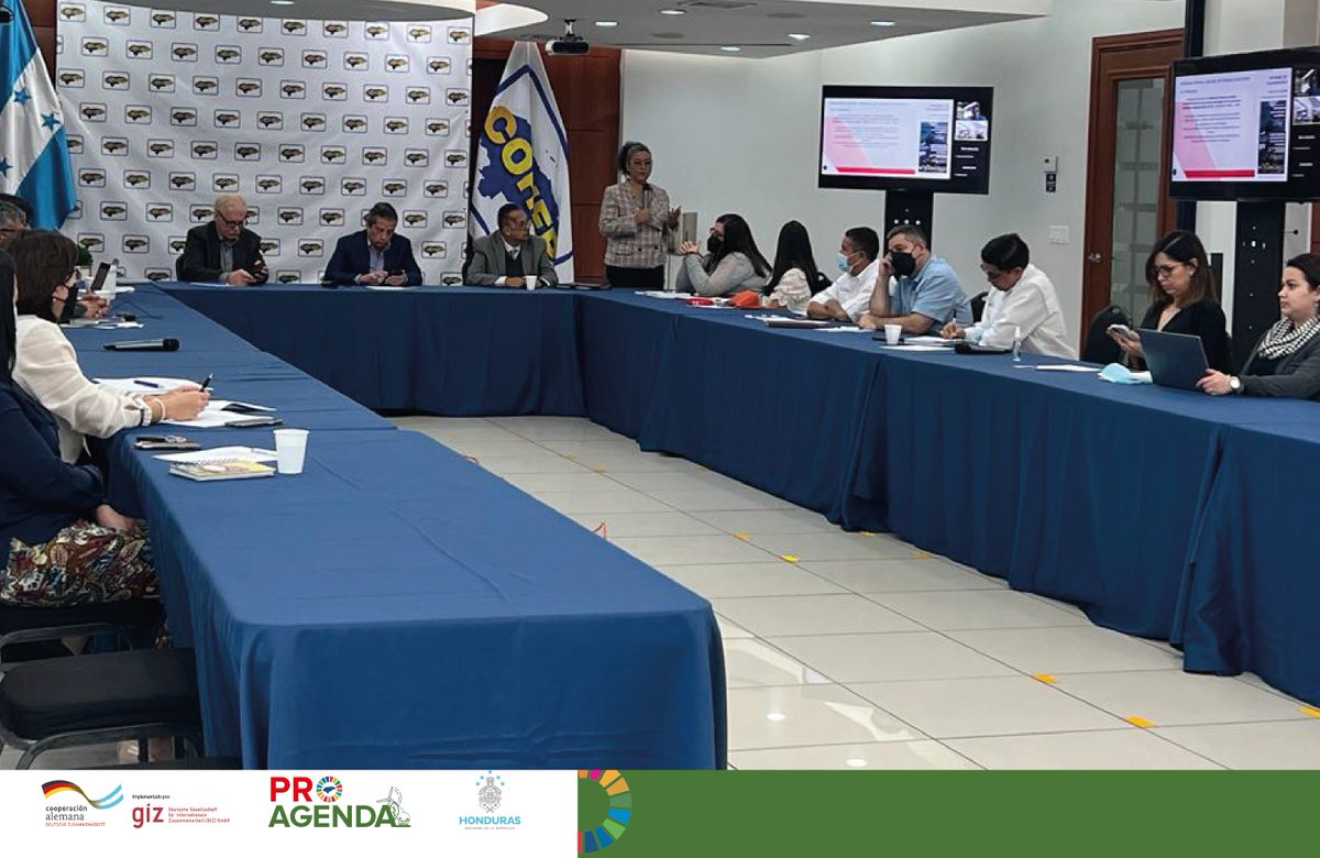 GizHonduras's tweet photo. 3/4  También para la conformación de un mecanismo de coordinación y articulación para integrar el cambio climático y el desarrollo sostenible en la planificación estratégica y la elaboración de una estrategia de financiamiento climático para el sector privado de Honduras. https://t.co/gjwuSiRXni