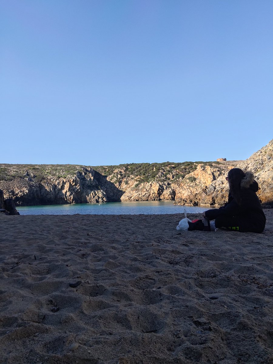 debora_db4's tweet photo. Mollatemi qui, a #CalaLunga, #Buggerru (#Sardegna). https://t.co/jB1FYL6nwH