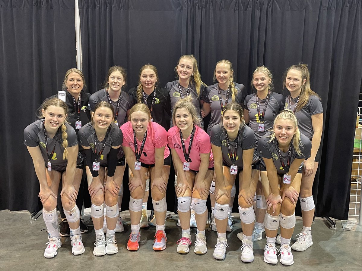VolleyballSmv's tweet image. ASICS in Omaha: 
🥈18-1’s take 2nd &amp;amp; 16-1’s take 2nd 🥈