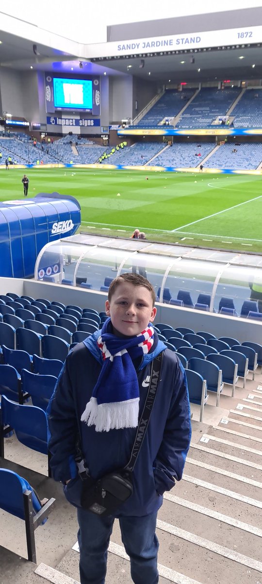 The weeman just told me <a href="/JamesArthur23/">James Arthur</a> that you are his favourite artist now as he just found out you support the same 2 teams #WATP #UTB