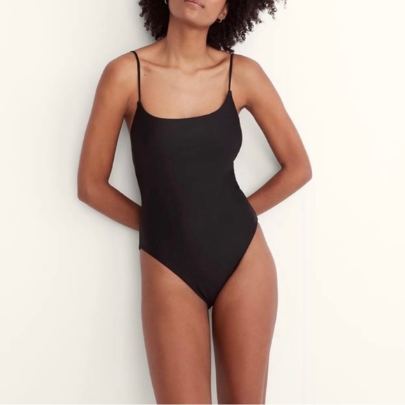 jennysnazz's tweet photo. So good I had to share! Check out all the items I'm loving on @Poshmarkapp from @tbarnes75 #poshmark #fashion #style #shopmycloset #madewell #gap #brandymelville: https://t.co/zdlEiXhone https://t.co/CeDU1uDswY