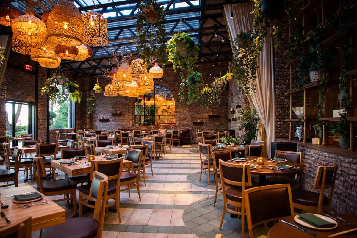 The new Lotus of Siam location inside Red Rock is just one of several new restaurants to open recently in and around Summerlin → bit.ly/3KmfLiL

📸: <a href="/amayaedw5/">Amaya Nicole Edwards</a>
