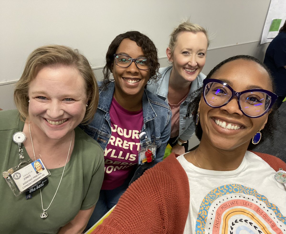 Eva Perales tweet media