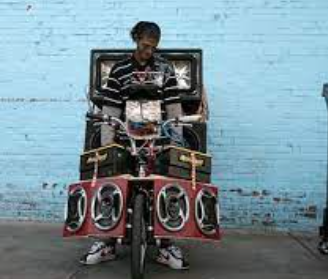 CannaCardsNFTs's tweet image. Some people swear that listening to music while high makes it sound better. 
Do you agree? 

Get the CannaCards NFT collection and let us know! 

#MusicalMind #CannaCards #NFTAddict