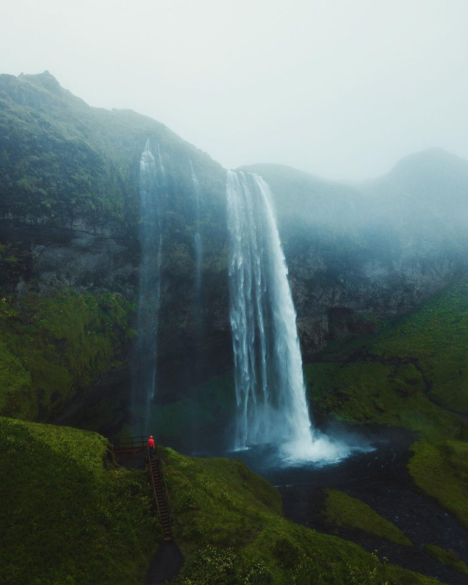 How do you know when a work is finished? ❤️

Money doesn't change you. It just amplifies what's already there ... who you already are. 🌟

#NFT #nftcollectors #photooftheday

Artist:
 📸daniel_weissenhorn👇