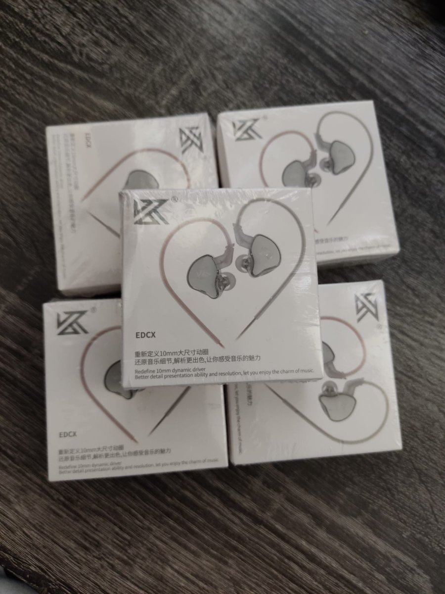 hellcazz's tweet photo. No mucha gente me sigue en esta red social, pero weno no hay nada de malo en publicar que estoy vendiendo IEM marca KZ, tengo 3 modelos disponibles 

KZ ZSN Pro - $20.000
KZ EDCX - $16.000
KZ EDX - $11.000

Mas detalles por dm pq no puedo escribir ma' se agradecen los rt :p https://t.co/0nNe6Jy9ig