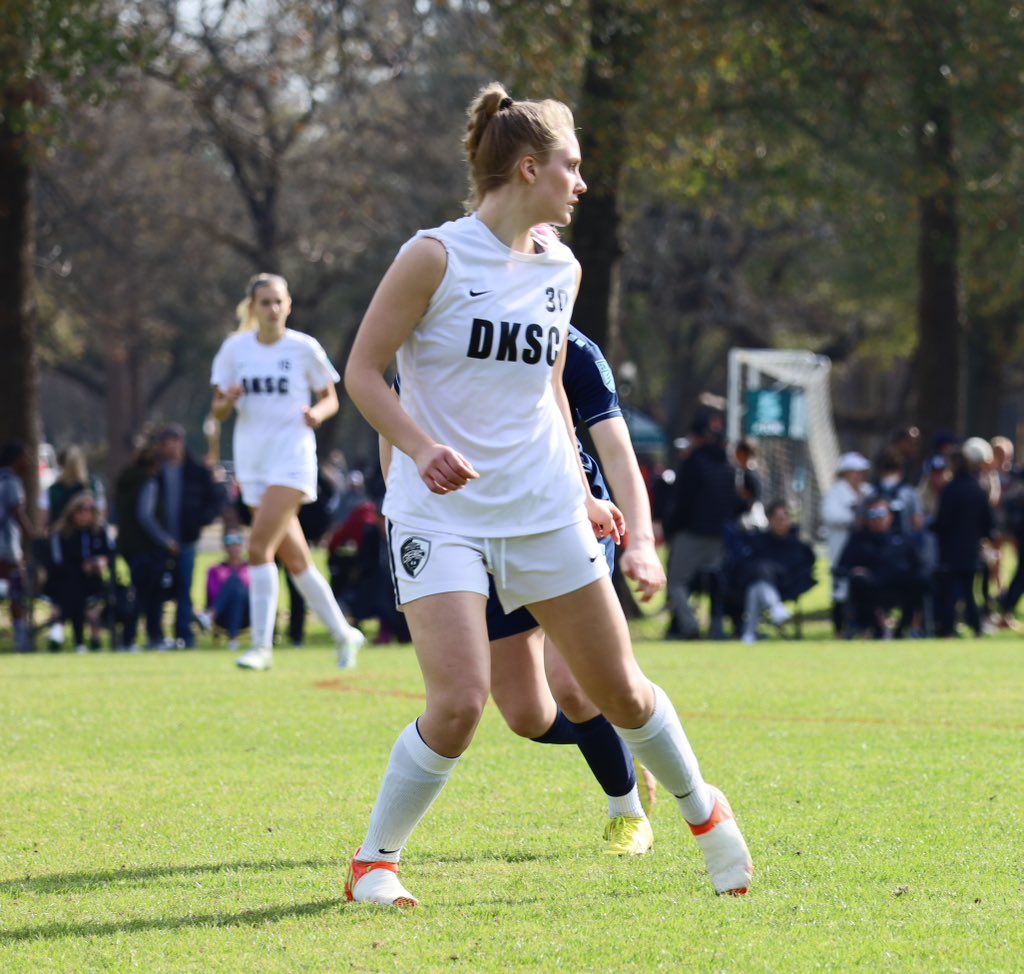 DKSC_U1819_ECNL's tweet photo. That’s our CB #30 Erin Morgan #neverbackingdown 😤💪 #dkscproud #ECNLinaction @ECNLgirls #ecnhou @dkscstrong #badtopu 2023 Senior @CowgirlFC commit
📸 Mary Rodríguez https://t.co/xyEujWIS2c