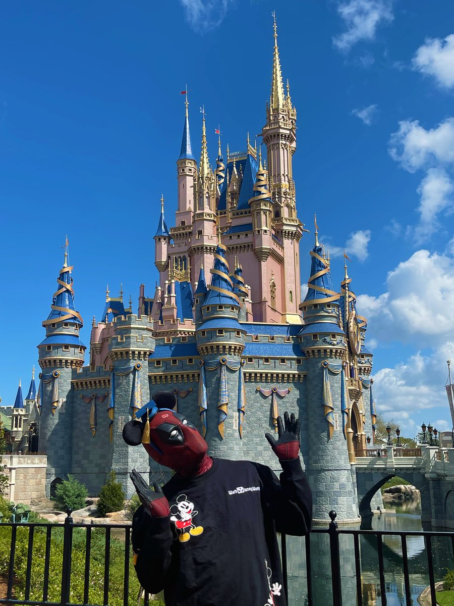 deadpoolsonline's tweet photo. ✅ 1st Deadpool to EVER make it into Disney Worlds Magic Kingdom! 🏰

#disney #disneyworld #magickingdom #magickingdompark #disneyoutfit #deadpool #marvel #deadpoolmovie #comic #comicbook #princess #princesscastle https://t.co/k3wiSdxbiy
