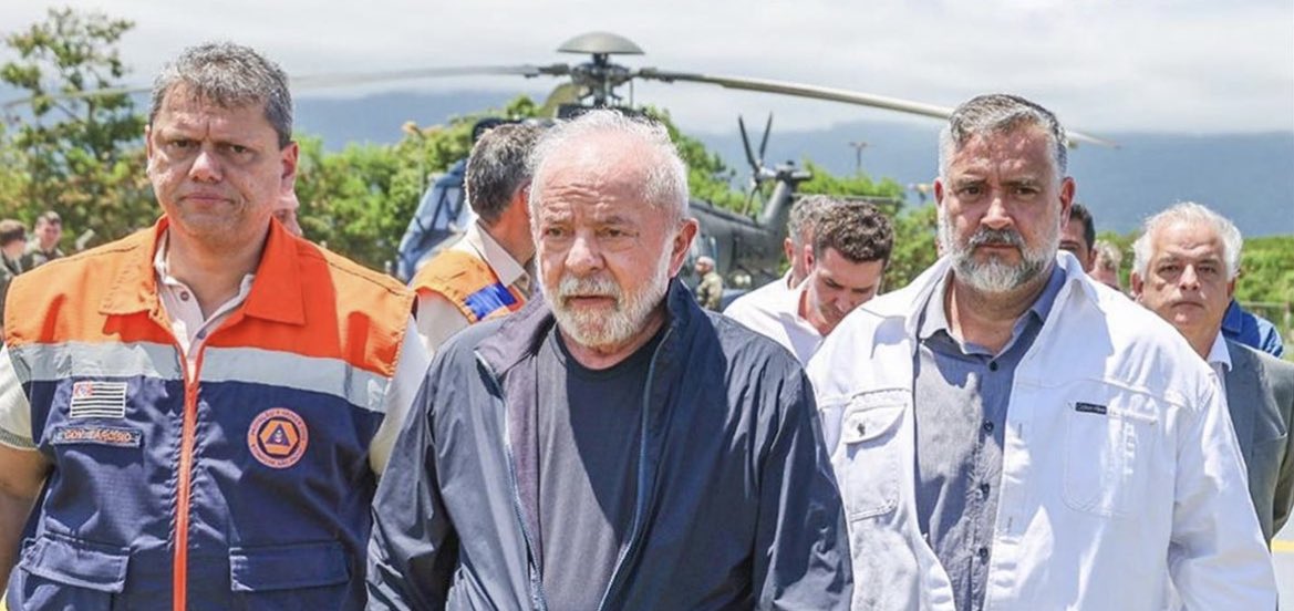 Fiz o L e continuarei fazendo pq o Lula  respeita a vida. 

Meu presidente é gigante!