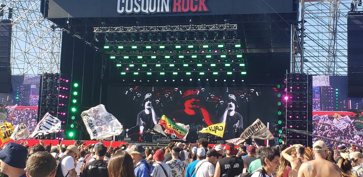 silviorasmusen's tweet photo. 🎶 #COSQUIN ROCK 2023 en familia 🥰‼️

#conociendorusia #guasones #relsb #notevaagustar #skayylosfakires #divididos 
#cosquinrock https://t.co/rc9WpbWE00