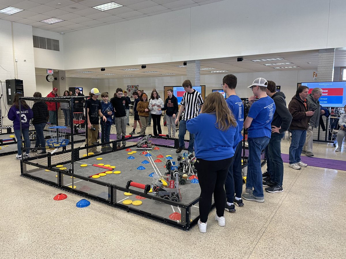 FortLeBoeufSD's tweet photo. Bison Tech did well at Harbor Creek this weekend making it to semifinals and earning another bid to states with the Design Award! #FLBHS #14444A #FLBHS #BisonTech #BisonPride #STEM #Robotics https://t.co/wRHr7cG9t8