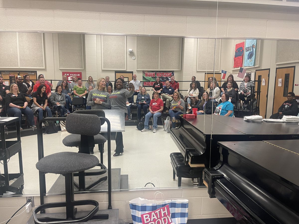 cfspearman's tweet photo. Today was AMAZING! I got to present three times today with my work BFF! Cynthia Bode #Recharge #BeltonISD https://t.co/r9pZ1xcnSw
