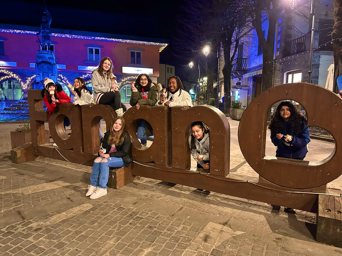 AminaAhmed25's tweet image. Day 1… Lovely breakfast, day on the slopes and a walk around & ice cream from the village #italy #skiing #cimone ⛷️🇮🇹 @RoyalSchoolSci @TheRoyalSchool