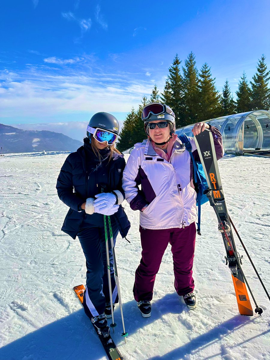 AminaAhmed25's tweet image. Day 1… Lovely breakfast, day on the slopes and a walk around & ice cream from the village #italy #skiing #cimone ⛷️🇮🇹 @RoyalSchoolSci @TheRoyalSchool