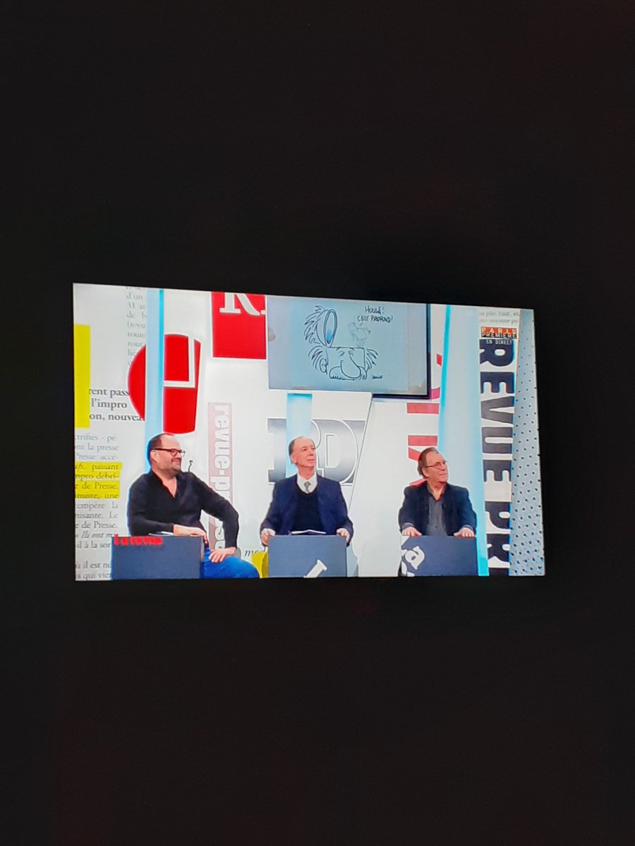 rachelcheve's tweet photo. J'ai encore passer ma soirée à hurler de rire devant #LRDP en plus il y avait l'excellent @RussoDaniel13 comme invité
MERCI et bravo à @jdverdiere @BernardMabille @Stephane_Rose @GUIDONIMichel @KarineDubernet @FlorenceBrunold #ThierryRocher #JacquesMailhot #PhilippeChevalier https://t.co/PordHqSbzs