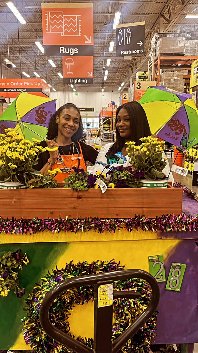 Me and my fav💕💕💕 <a href="/SheenaASDS/">Sheena Sibley</a> 😍😍 #MardiGras2023 #HomeDepot #fun #engagement