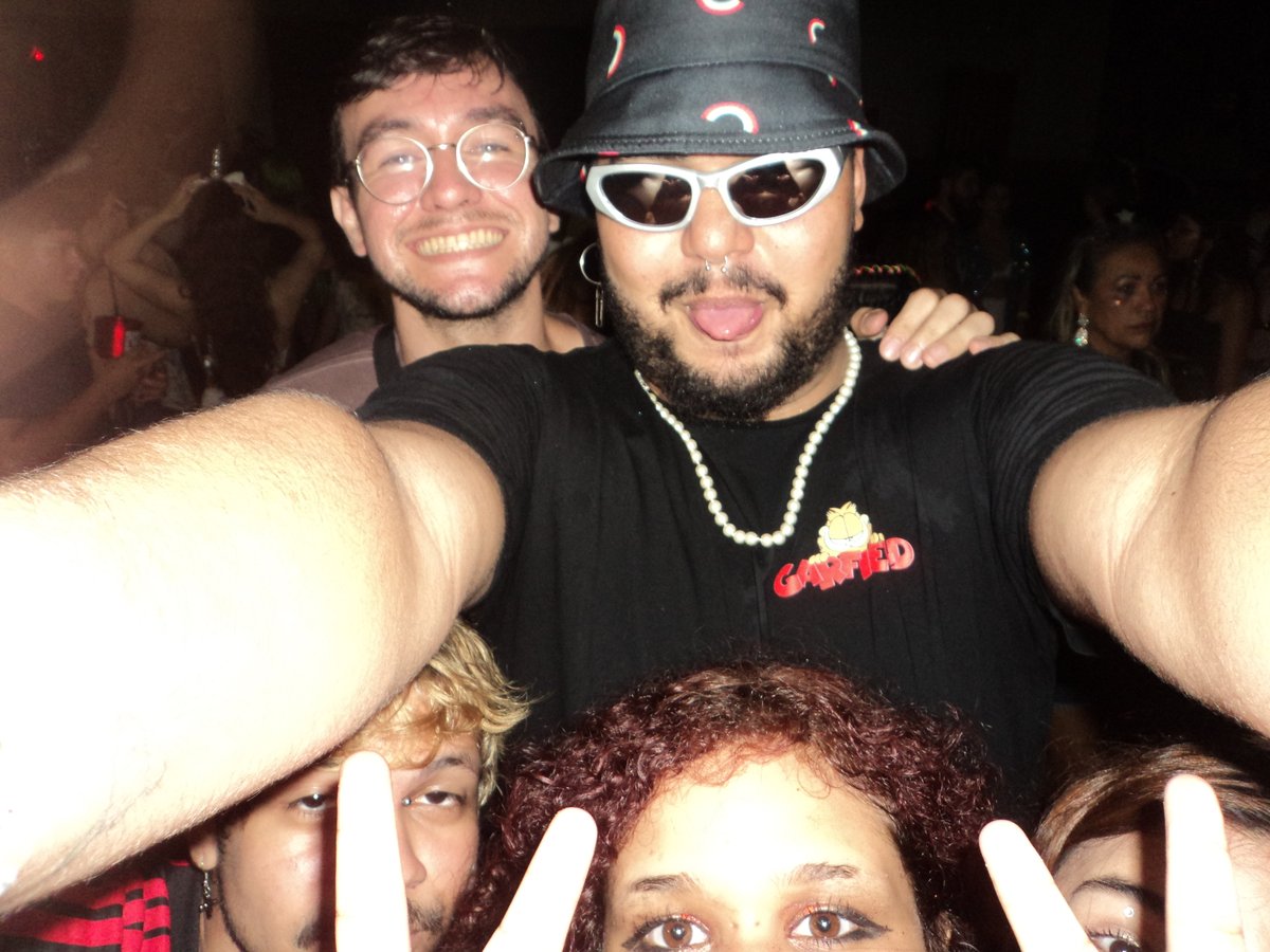 vinir808's tweet photo. as que eu sai bonito da banda https://t.co/eu2RJQ9mDa