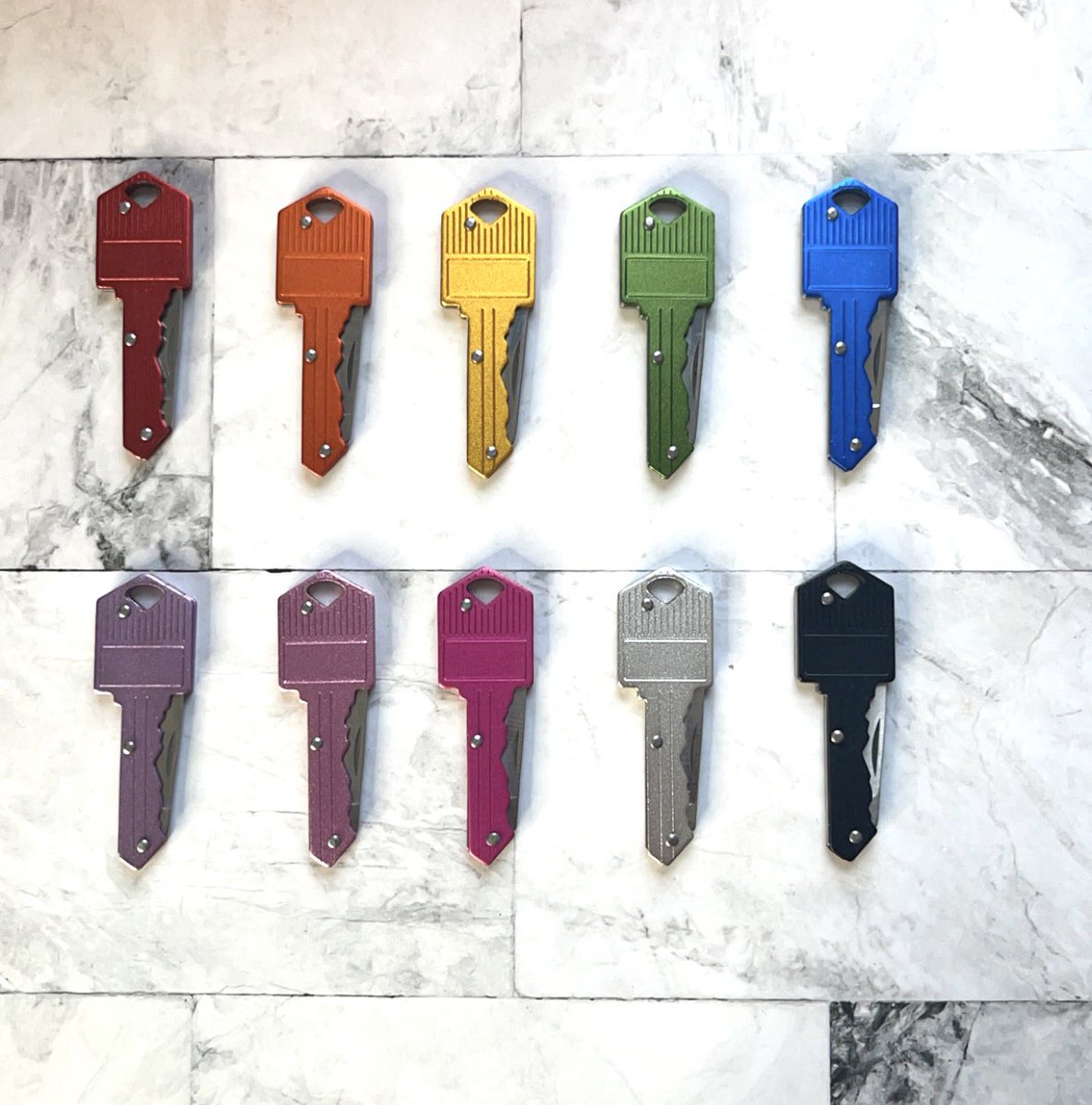 prtygirldefense's tweet photo. Key knifes in 10 different colors to compliment your self defense keychain🔪

Which one you choosing? 

#knife #keyknife #keychainknife #customkeychain #selfdefensekeychain #safetykeychain #survivaltool #safetytool #Biden #RHOP #blackownedbusiness #selfdefense #femaletrucker https://t.co/AU8hNati48