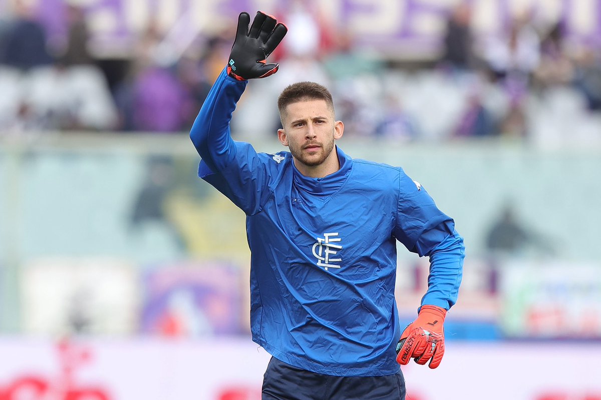 FabrizioRomano's tweet photo. Empoli president Corsi on FC Bayern's interest in Italian goalkeeper Guglielmo Vicario: “No one from FC Bayern has knocked on our door yet, but we know it's a name they've been considering since January”, told TMW 🇮🇹 #transfers

No proposal or concrete talks at this stage, btw. https://t.co/FGqFk9vaCy