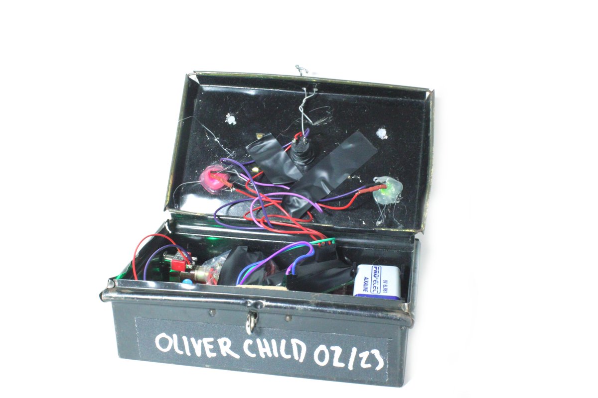 OliverChild's tweet photo. This weekend I build the Dedeterminator - a decision-making tool that harnesses quantum randomness to make choices free from causality https://t.co/2aOzLnFFAm