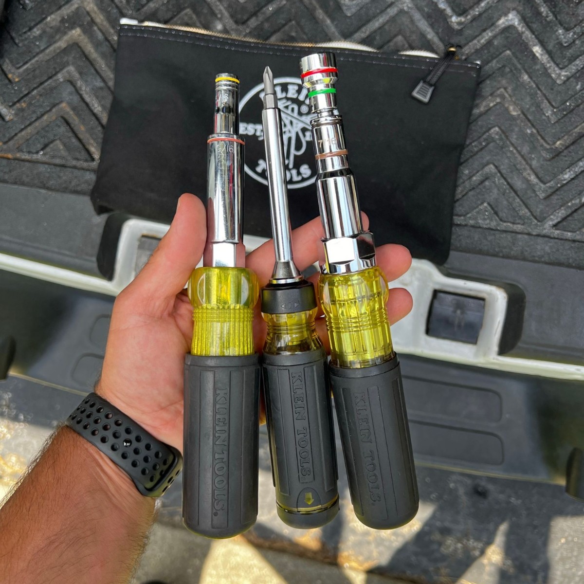 Klein_Tools's tweet image. What can’t you do with these bad boys? Photo by Troy Danko. Visit Troy’s storefront at fal.cn/3w0KZ #KleinTools #Nutdrivers #Screwdrivers #tradelife