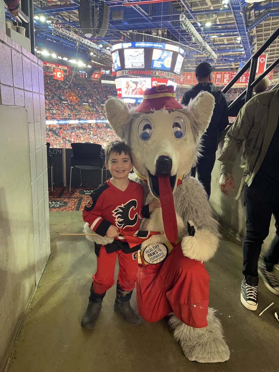 shoutitout314's tweet photo. Managed to track down @HarveyTheHound_ too 🔥🔥🔥 #celebratecofred https://t.co/UjQ4MBffkN