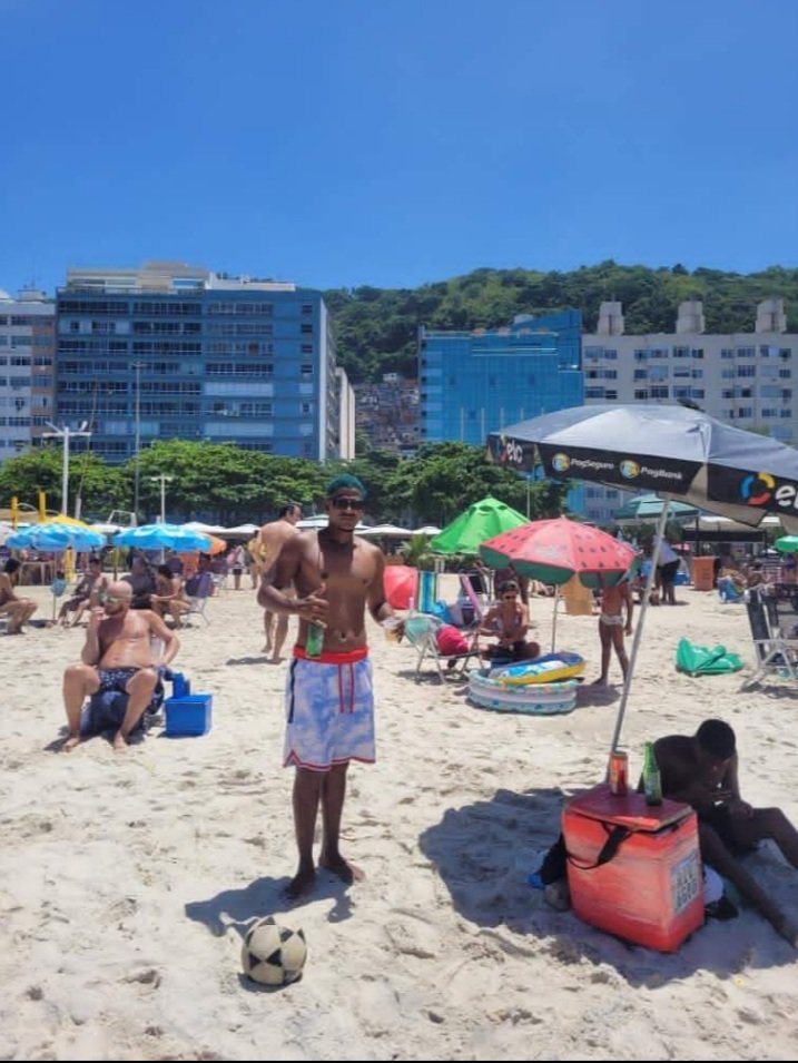 Ptdoscria3's tweet photo. Meu escritório é na praia✍🚀💯 https://t.co/hGiFllCStp