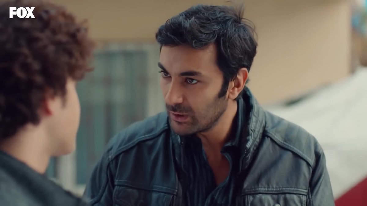 Ni idea.
¡Ah! ¿No lo sabes, verdad? Mañana venderemos esa estatua en mi cafetería.
Sin embargo al leer esto ya me quedé preocupado, ¿piensas que podríamos meternos en problemas, eh?

SELIM EN SU SALSA
#AmorDeFamilia