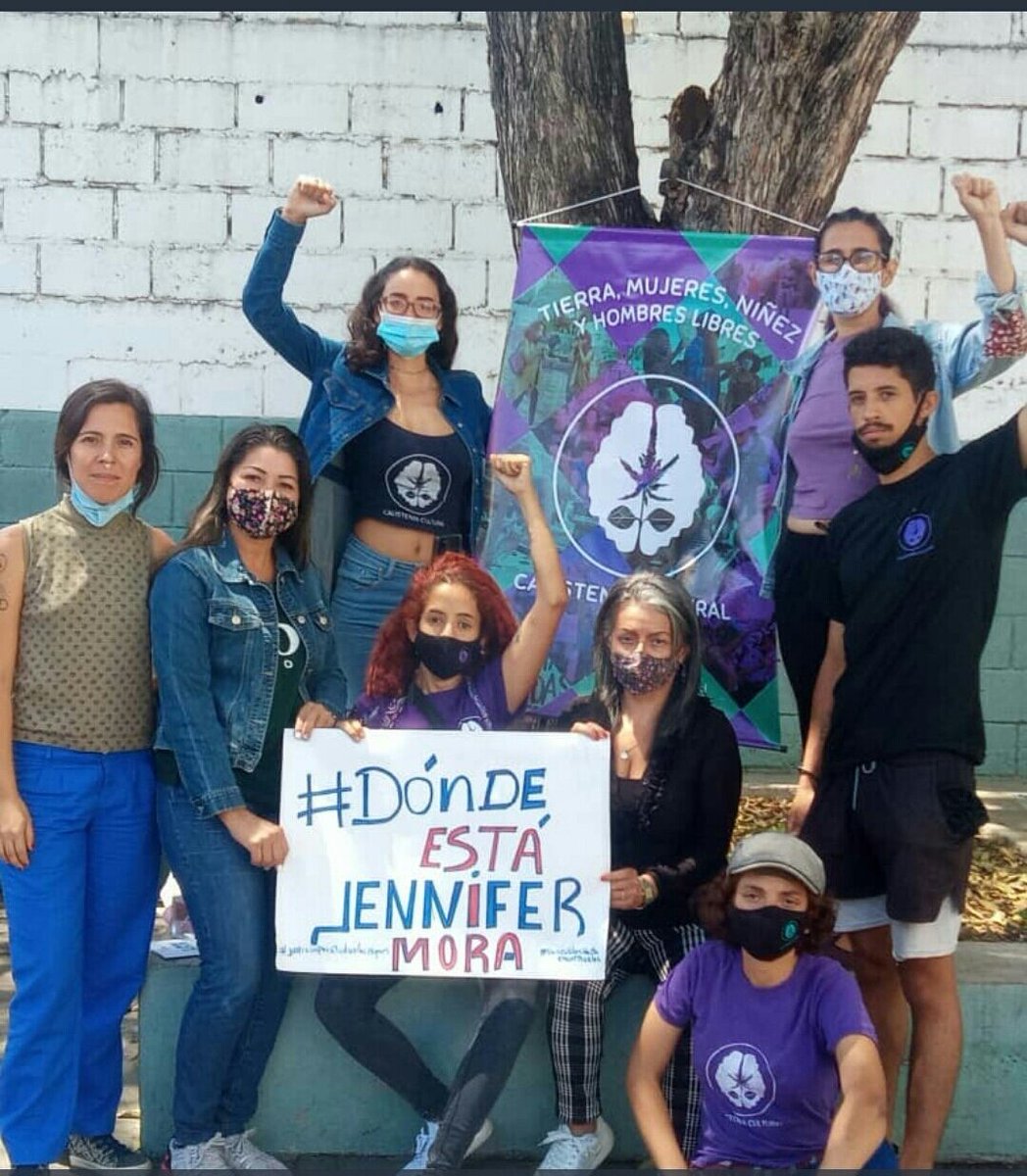 manuelita1504's tweet photo. #20Feb
20/11/16: Jennifer Paola Mora Sánchez, estaba con su hermana y amigos en el #ClubÍtalo #PtoOrdaz #Bolívar, fue sola al baño y #Desapareció.
SuMadre:@YennysSanchez_
sabe que no se fue por voluntad propia.
Pedimos:
#QueRegreseSanaYSalva 
#DóndeEstáJenniferMora
@NicolasMaduro https://t.co/rhJGKGoBWN