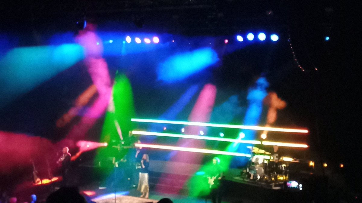 dearianfawn's tweet photo. Just spent a very enjoyable evening with @belindacarlisle in #York - what a fantastic show; thank you…great to hear #DoYouFeelLikeIFeel #SummerRain and #BigScaryAnimal as well as all the other hits - here’s to more #Decades #BelindaCarlisle https://t.co/pcSBvbgQsC