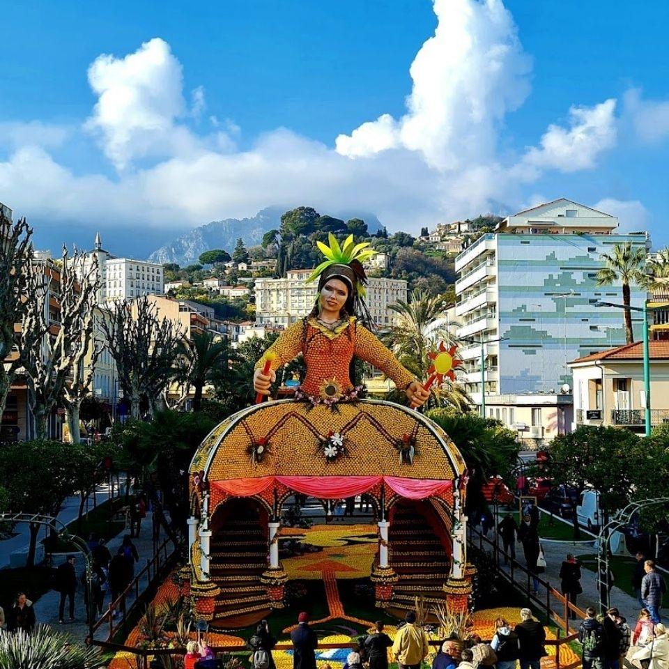 OP DE AGENDA: Fête du Citron in Menton  #dolcevia #italie #slowfood #slowtravel #italy #event blogsognoitaliano dolcevia.com/nl/italie-agen…