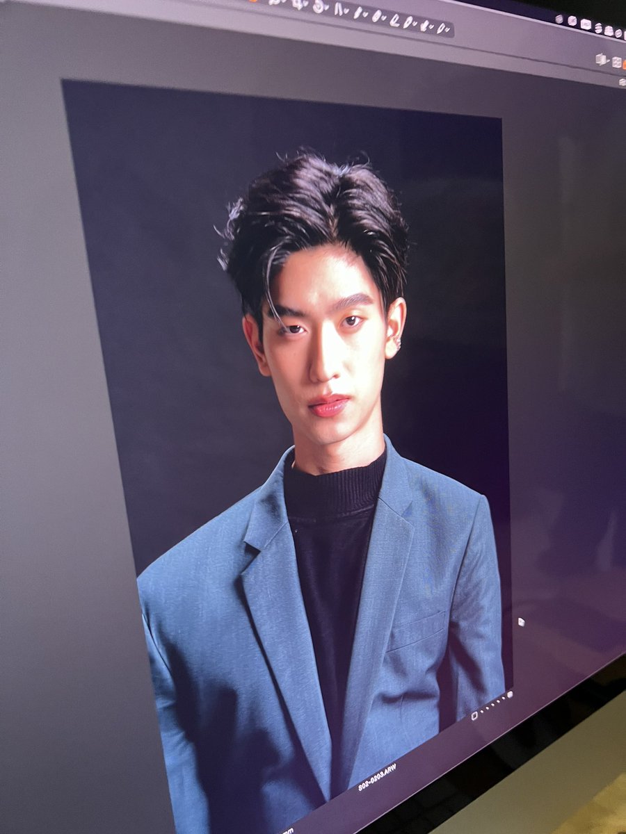 Raikantopinido's tweet photo. ACTUALIZACIÓN
Sesión fotográfica de "Punk Sky".
#punkspyfitting
#Punkspyกับคุณชายใสซื่อ#raikantopinido #blthai #blfans https://t.co/mzVFEDQEDM