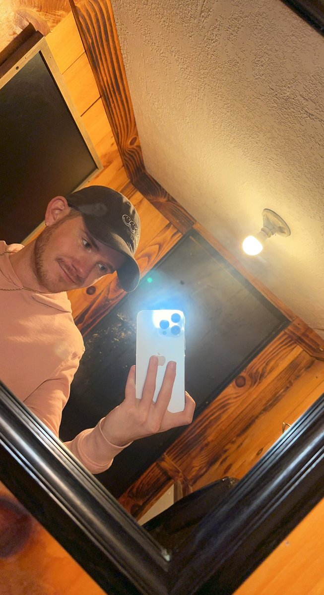 tyson3541's tweet photo. Bar bathroom pics. Classy right? 💅🏼 https://t.co/SoJT1m5jyu