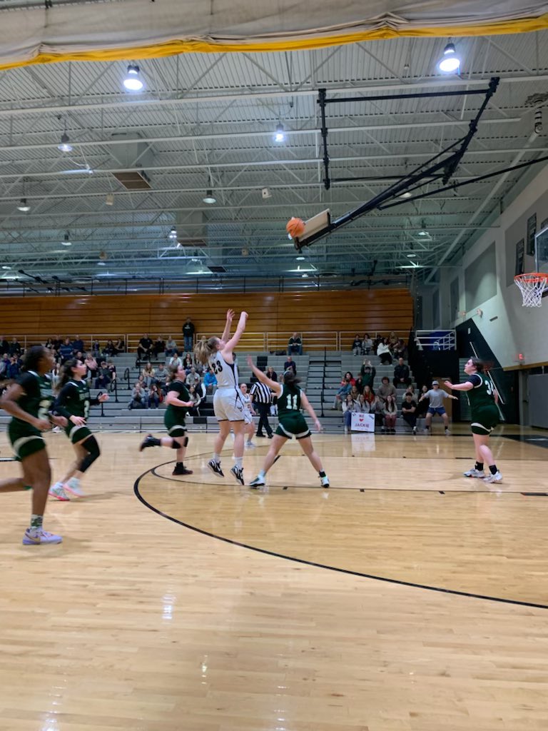 Huge Congratulations to Jackie Schels who just scored her 1000th point on a jump shot in the 3rd quarter!