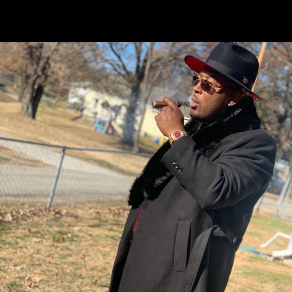 MrDeeCee29's tweet photo. Another day another dollar 💵 💯 https://t.co/hC1AHNZJnc