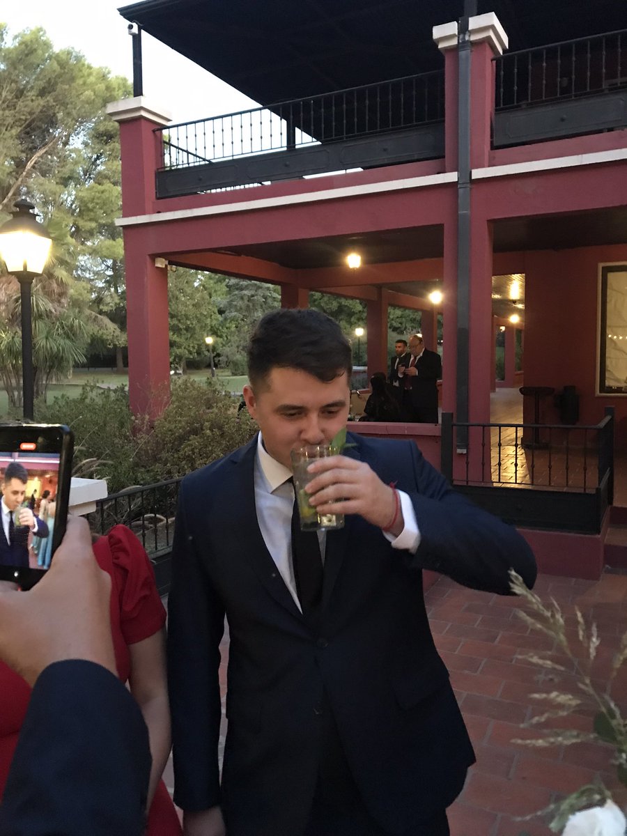 Le duro poco la promesa.