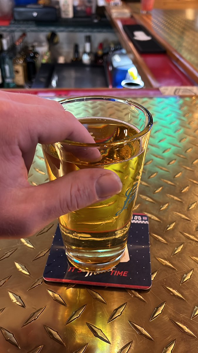 BergTheBuilder's tweet photo. Made it through Monday gang #taptaptapin https://t.co/y9NVgWW9rN