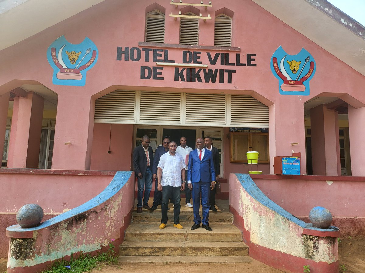 Dmusete's tweet photo. Les villes de #Kikwit et #Kenge ont été les dernières étapes, sensibilisation des agents sur l'augmentation des ventes suite à la diversification des offres (@OnbySCPT, @postemarketrdc, https://t.co/CIQd8cleWs...) et présentation du projet 2023 #capverslarestructuration https://t.co/kaybfXf5da