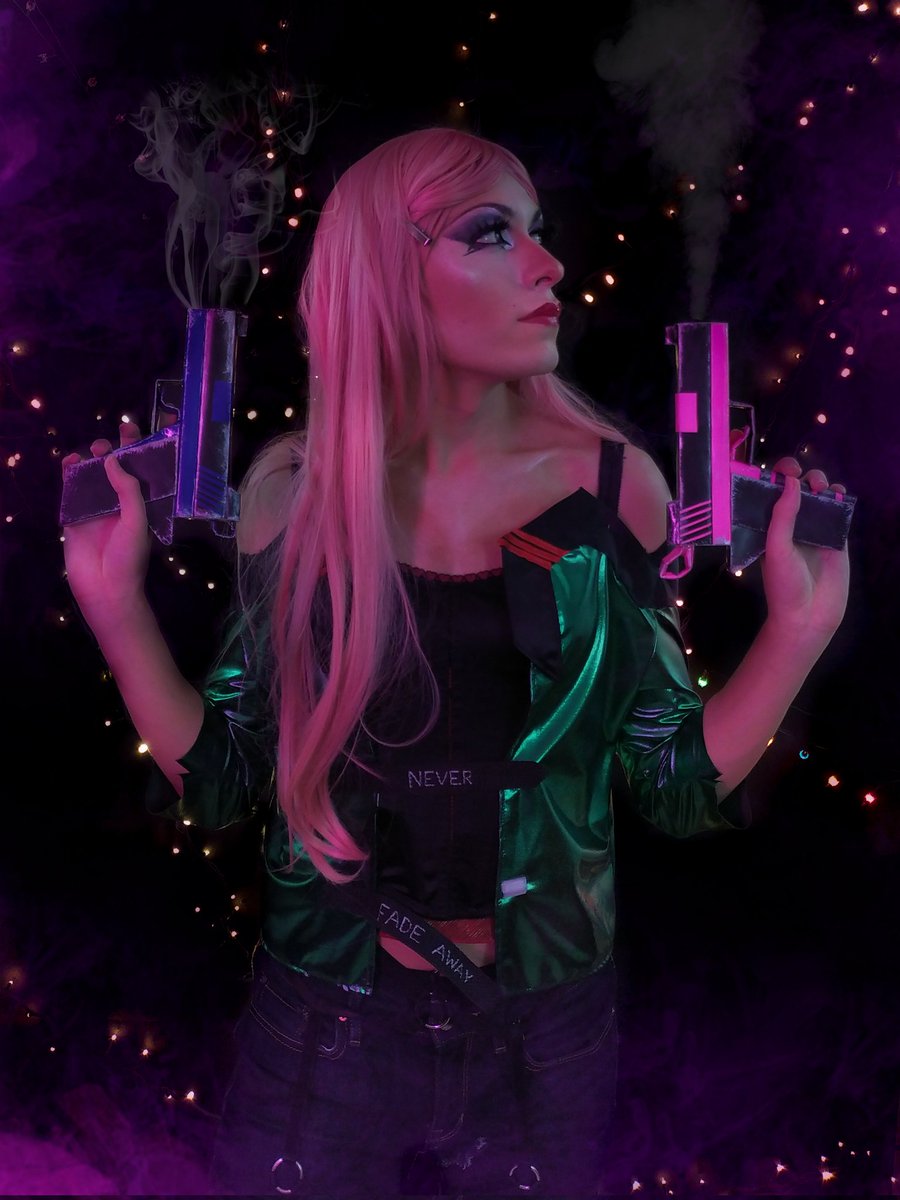 ashleyvdrag's tweet photo. #RoadtoTMD4 #TMD4
2021 - Intento 1 #TMD2
Con apenas meses haciendo Drag "decente" jaja y aún en aislamiento por pandemia; junté a un grupo de amix para sacar mi audición a distancia!
#TomaMiDinerita #TomaMiDinerita4 https://t.co/VEyBhv5kwJ