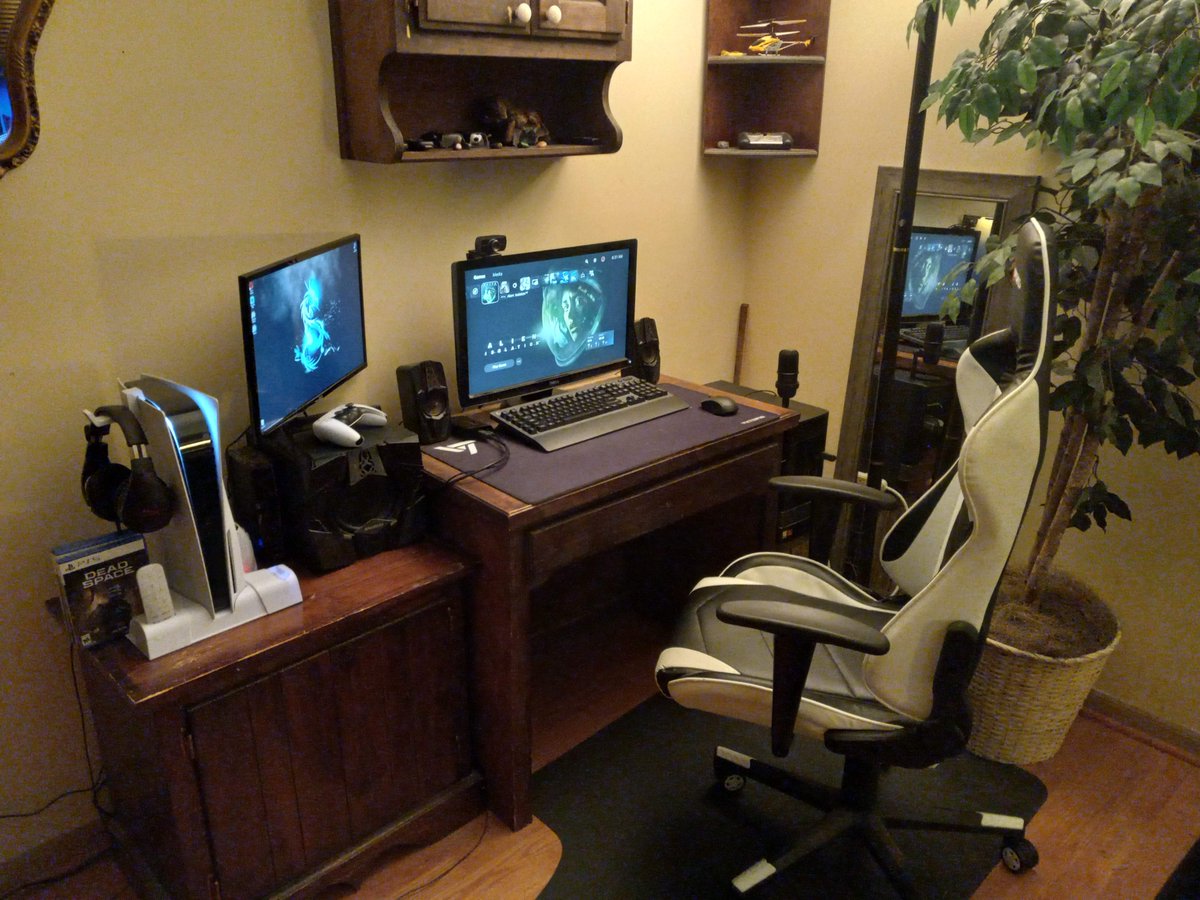 Killer_Inc_'s tweet photo. Got the PS5 hooked to PC for some upcoming streams, Dead Space remake, Callisto Protocol, Alien Isolation, SOMA https://t.co/1ztBNCd1fV