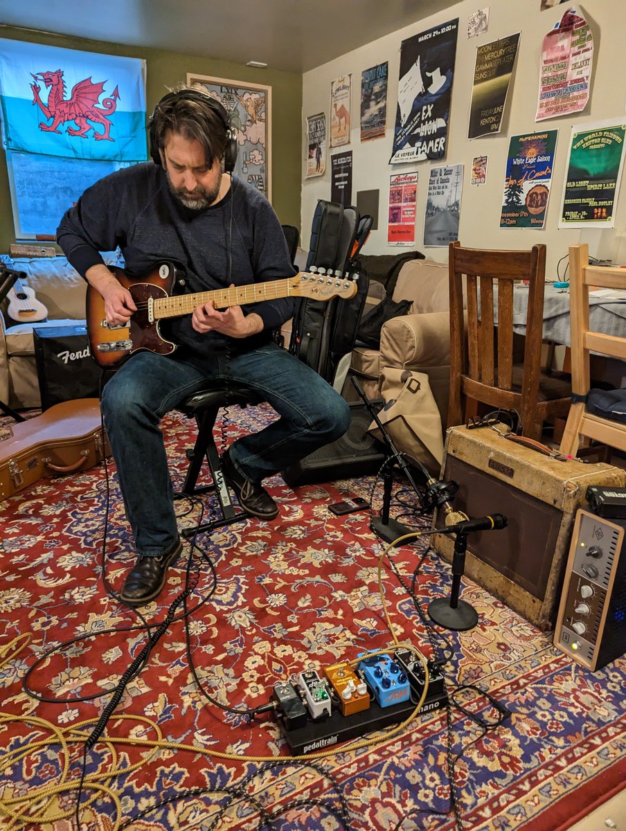 starsofcascadia's tweet photo. Tracking guitars for the new record https://t.co/cnp4Eon1Zq